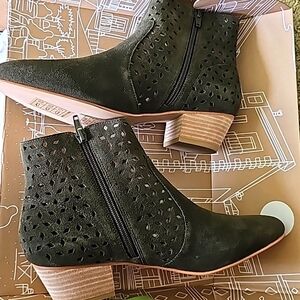 NWT, Soludos Booties, 9.5